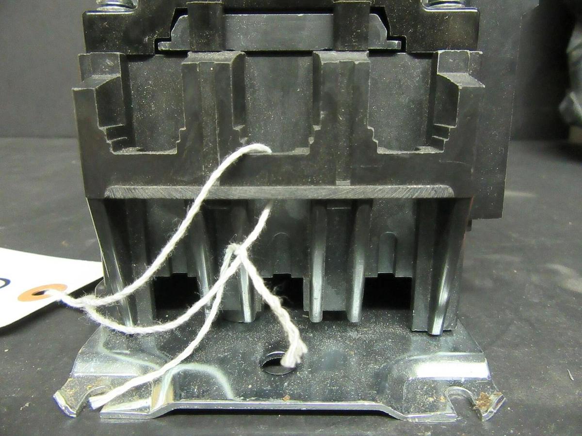 Used ALLEN BRADLEY NEMA CONTACTOR 500-CO*930 NEMA 2 45 AMP 600 VAC 25 HP COIL: 120V