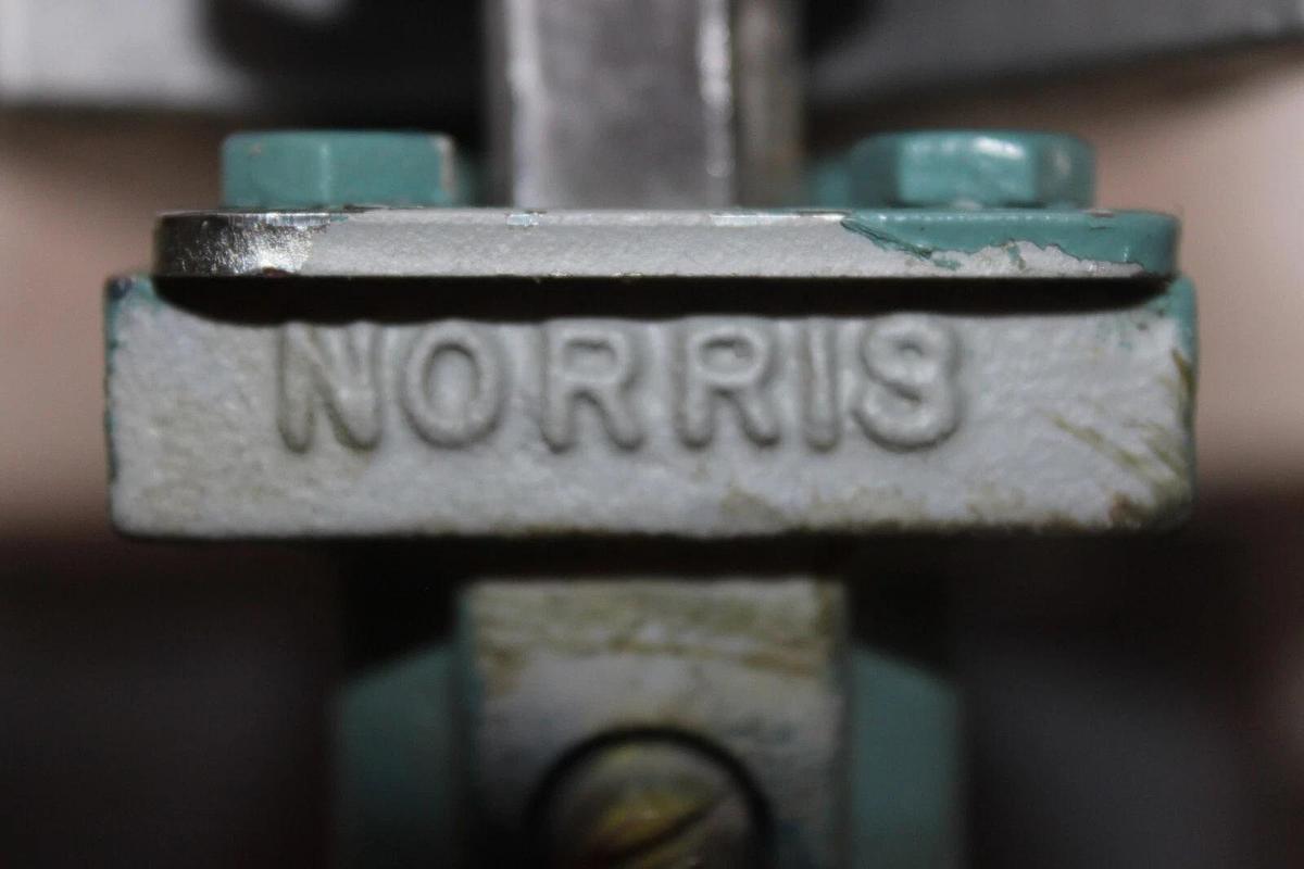 Used DEI DODGE ACTUATOR EN310B2-0-10V 24 VOLT 8 VA NEMA 2 W/ 022-10643-002 VALVE