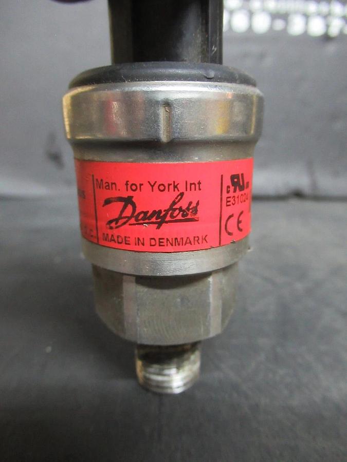 Used YORK DANFOSS PRESSURE TRANSDUCER 025-29139-001 400 PSIS 5 VDC **WARRANTY**