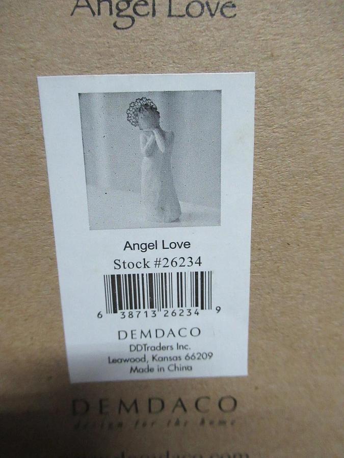 WILLOW TREE "ANGEL LOVE" SUSAN LORDI FIGURINE DEMDACO STOCK# 26234