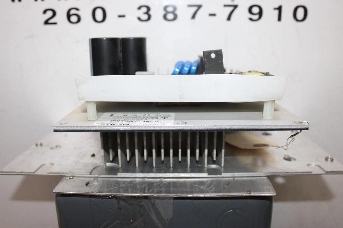 Used JOHNSON CONTROLS VARIABLE FREQUENCY DRIVE CIRCUIT BOARD VFD66KCB-1 X13170919020