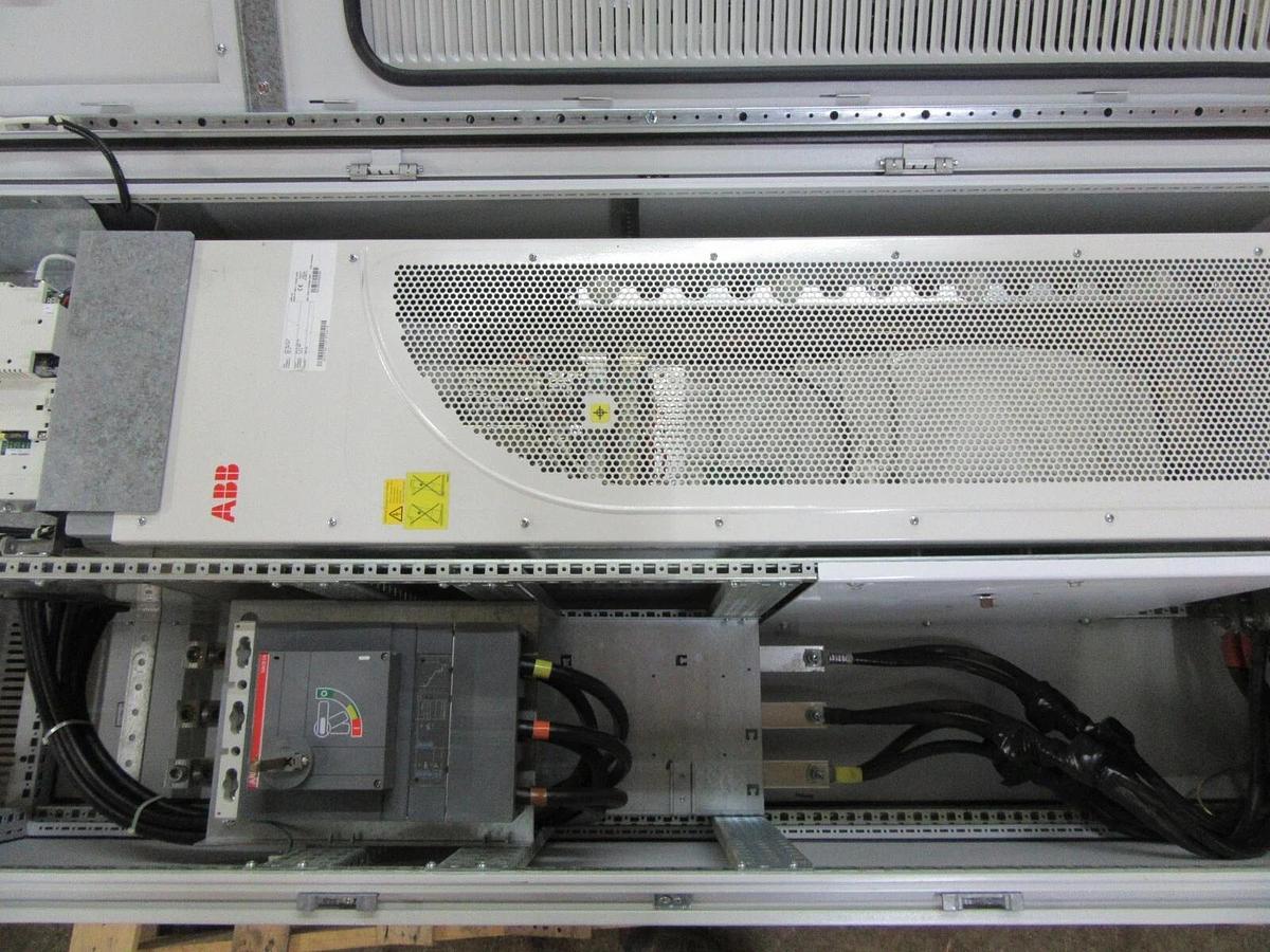 Used ABB VARIABLE SPEED DRIVE ACH550-UH-316A-4 3-PHASE 480 VAC 316 AMP
