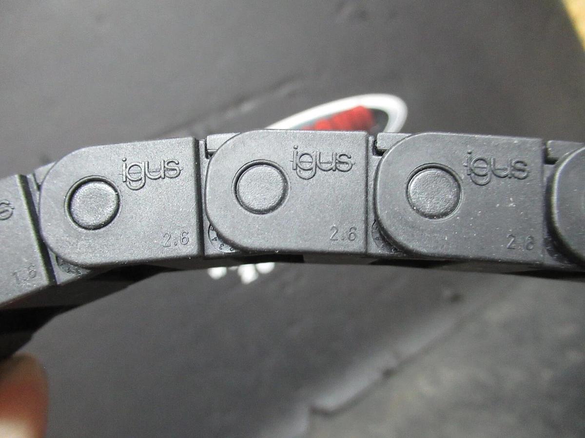 Used IGSU PLASTIC WIRE TACK 77" LENGTH X 7/8" WIDTH X 1/2" TALL 07.16.028 98 LINKS