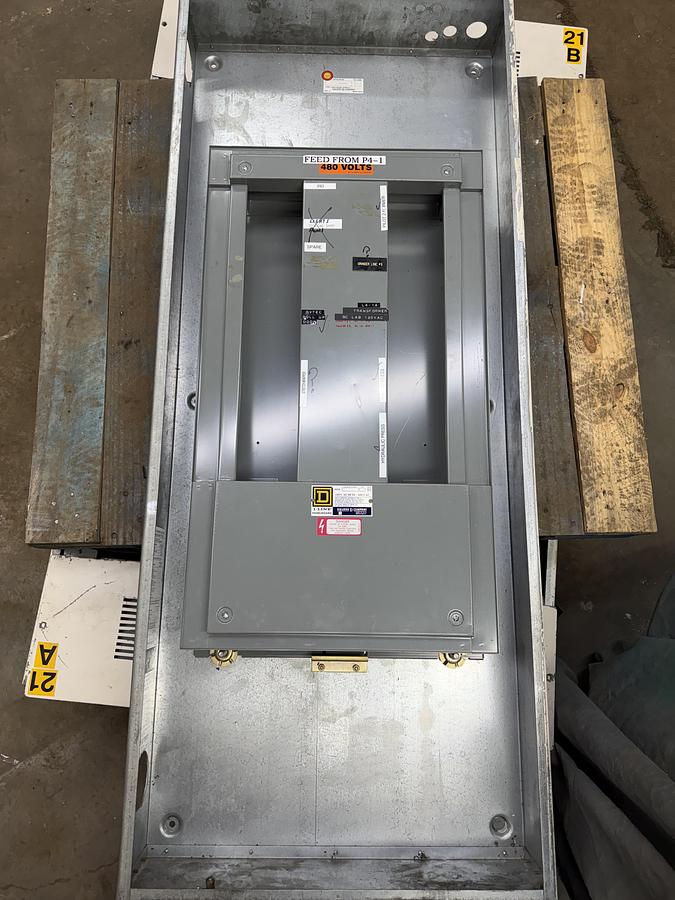 Used SQUARE D TYPE 1 HCR-U I-LINE SERVICE PANEL 1200 AMP 600 VAC 3-PHASE 72-SLOT