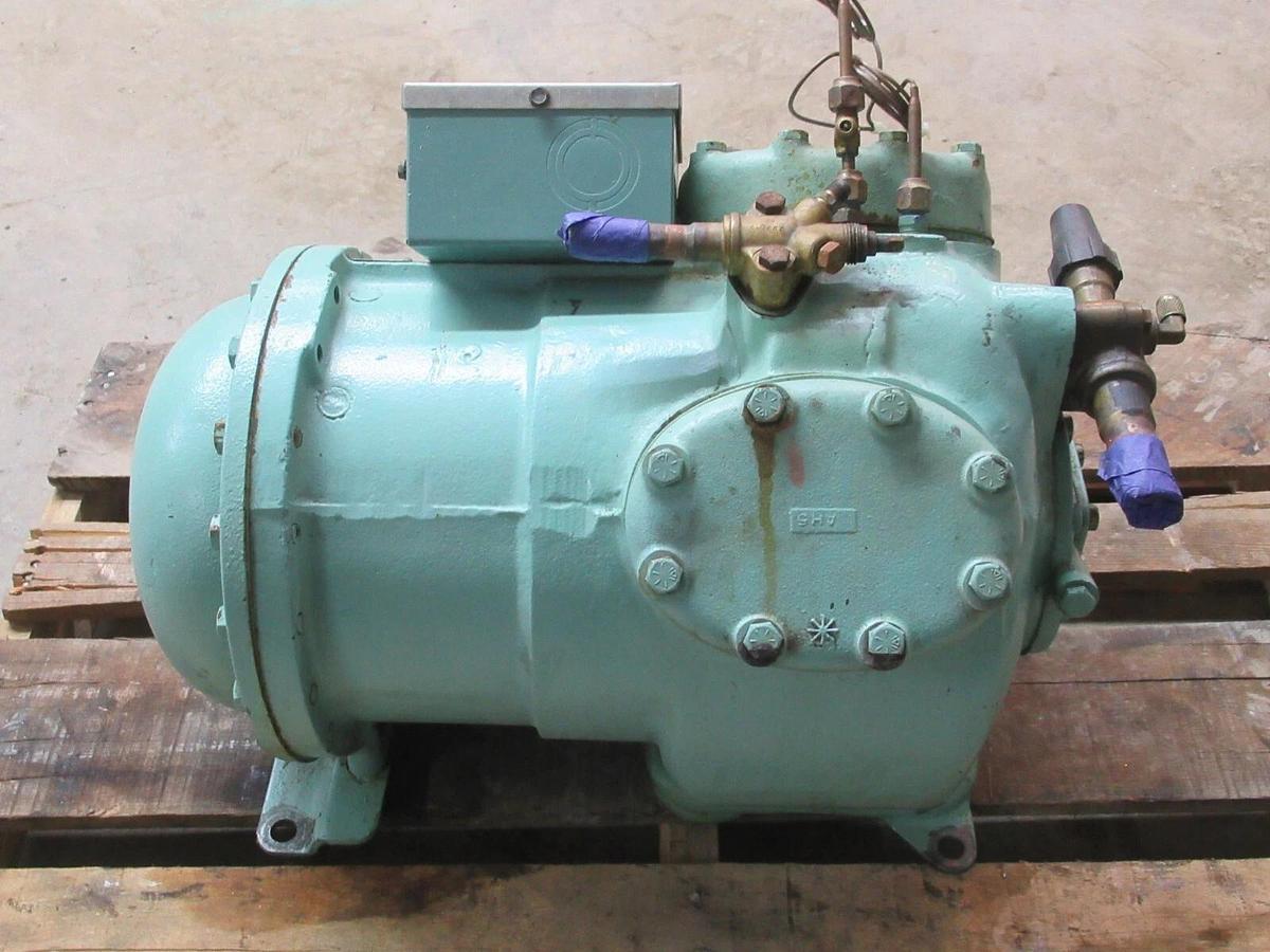 Used REFRIGERENT COMPRESSOR 06DA3132FA0600 W/ 06DC715604 MOTOR 460 VOLT 3-PHASE 60 HZ