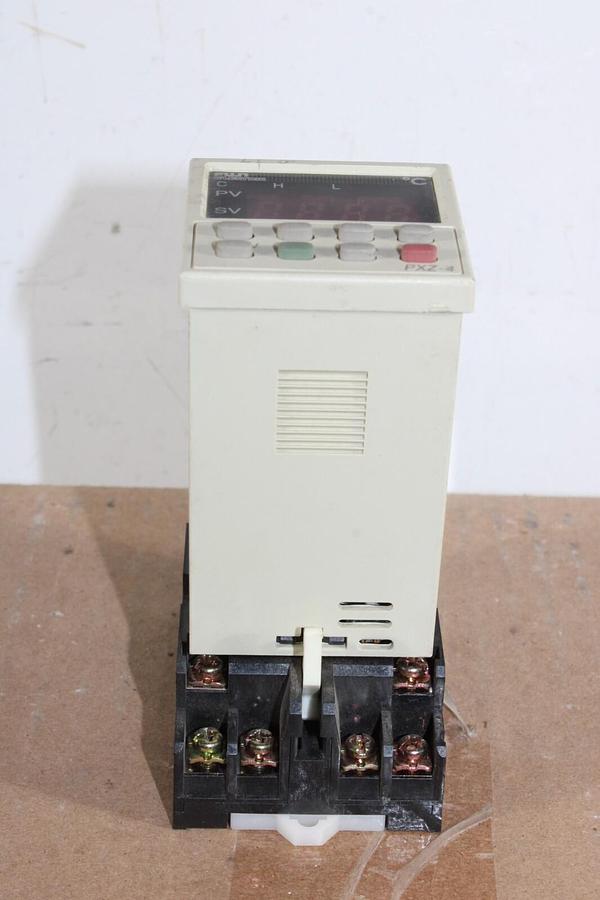 Used FUJI ELECTRIC TEMPERATURE CONTROLLER PXZ4PBY2-1B000 24 VAC 15 VA