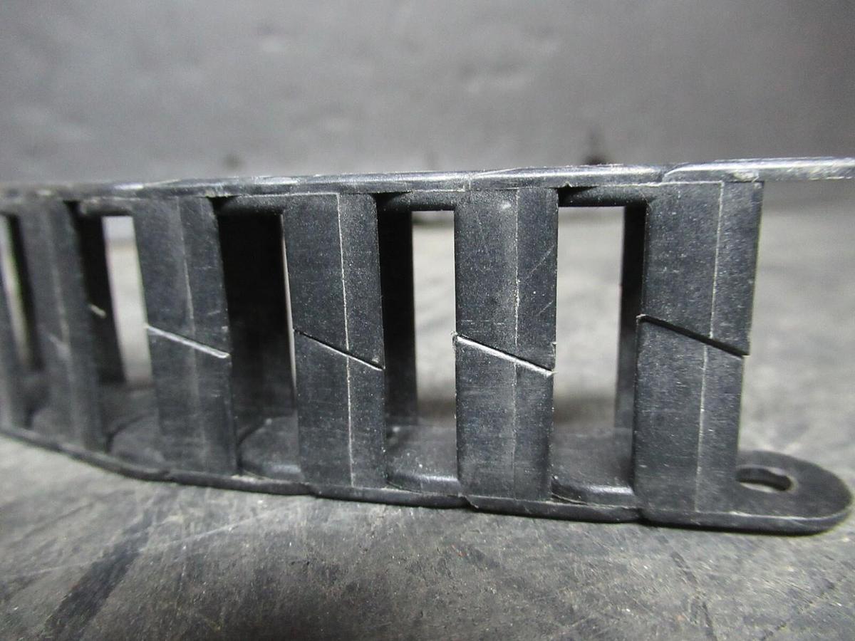 Used IGUS 2.1 045.20.038 CUT LINKS 7" LENGTH X 1" WIDTH X 1/2" TALL ADJUSTABLE TRACK