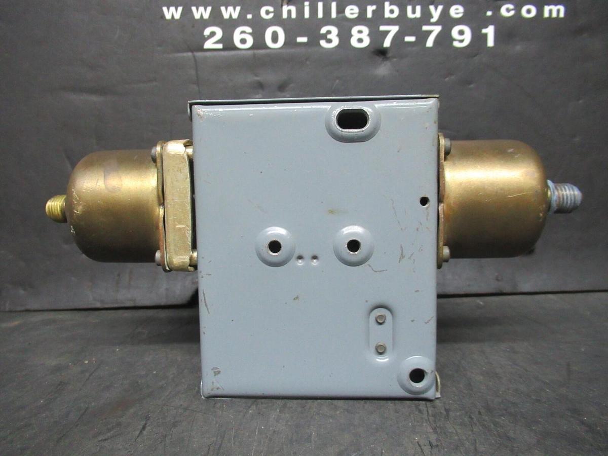 Used PENN DIFFERENTIAL PRESSURE CONTROL HK06CA401 / 274BP10 230 VAC 13.9 AMP