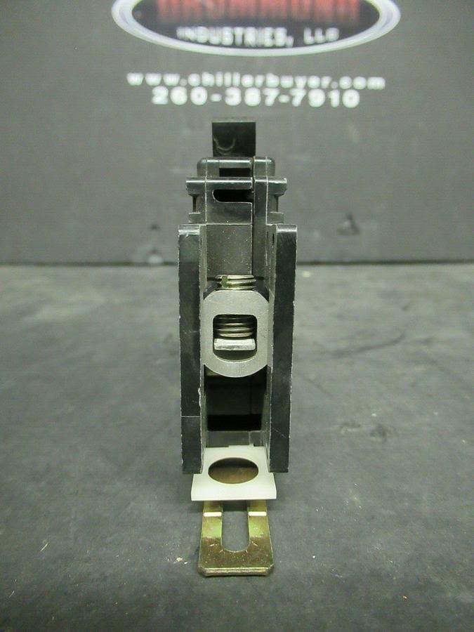 Used LOT OF 2 15 AMP SQUARE D SINGLE POLE BREAKERS 120/240 VAC