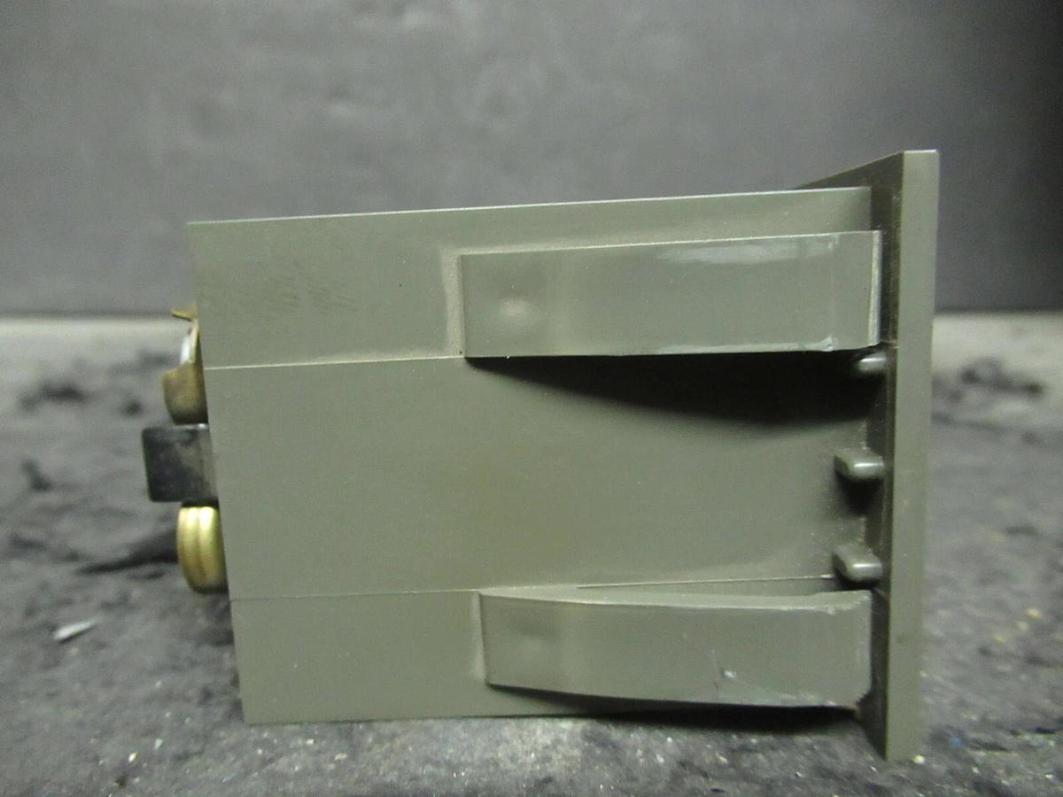 Used REDINGTON SR21-7717 PANEL MOUNT COUNTER X13160425-01 TIME INDICATING APPLIANCE