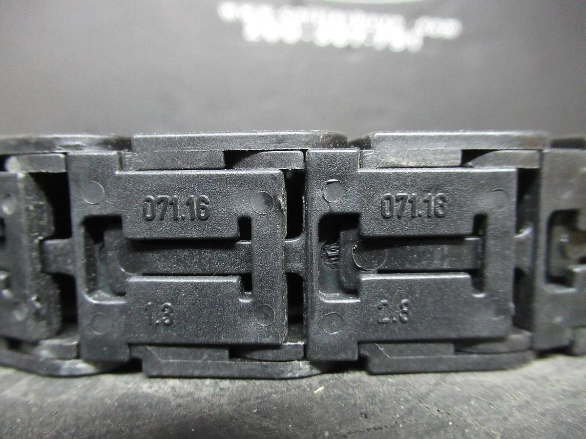 Used IGSU PLASTIC WIRE TACK 77" LENGTH X 7/8" WIDTH X 1/2" TALL 07.16.028 98 LINKS