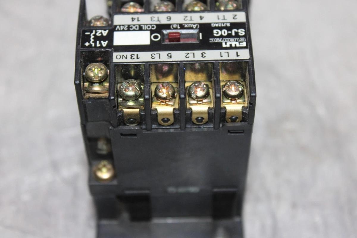 Used FUJI ELECTRIC STARTER SJ-0G 480 VAC 15 AMP 2.2 kW W/ TR-0N/3 RELAY