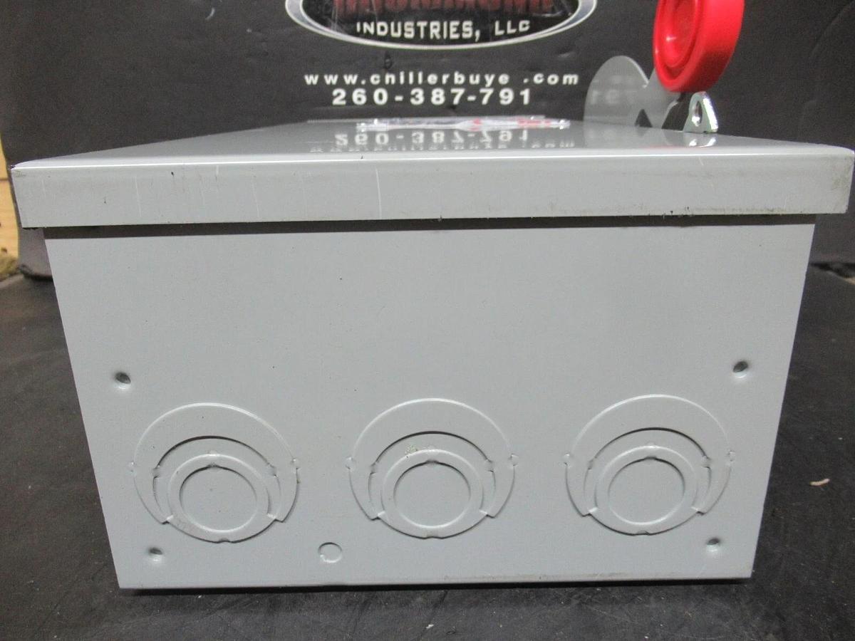 NEW IN BOX EATON HEAVY DUTY SAFETY SWITCH DH221FRK 30 AMP 240 VAC 2-POLE