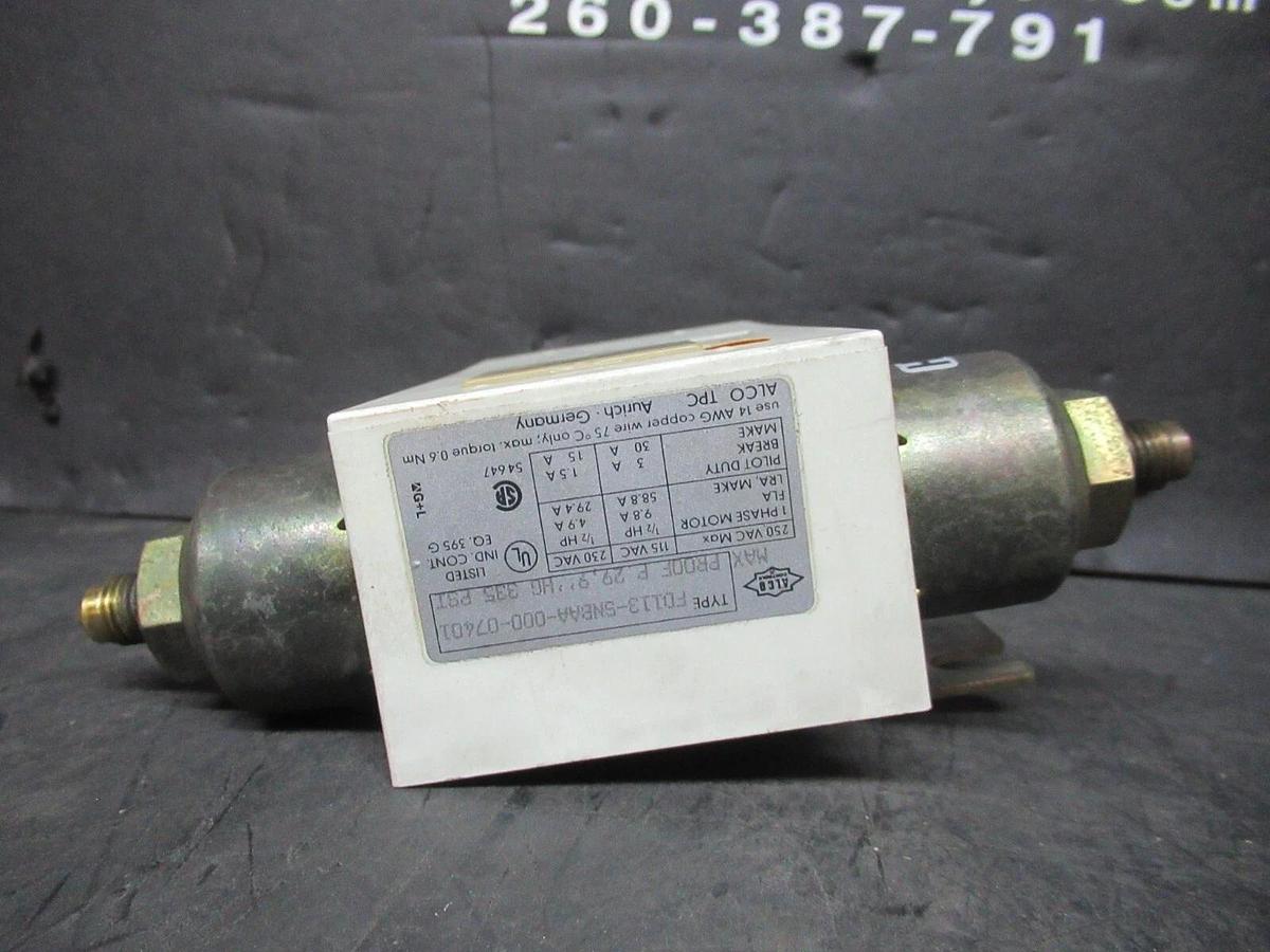 Used TRANE / ALCO PRESSURE CONTROL GAUGE X132400-7401 / FD113-SNBAA-000-07401