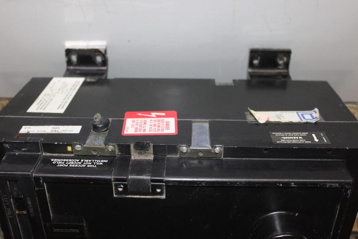 Used SQUARE D DC CIRCUIT BREAKER PAF362000DCM021433 W/ AUX. SWITCH & SHUNT TRIP