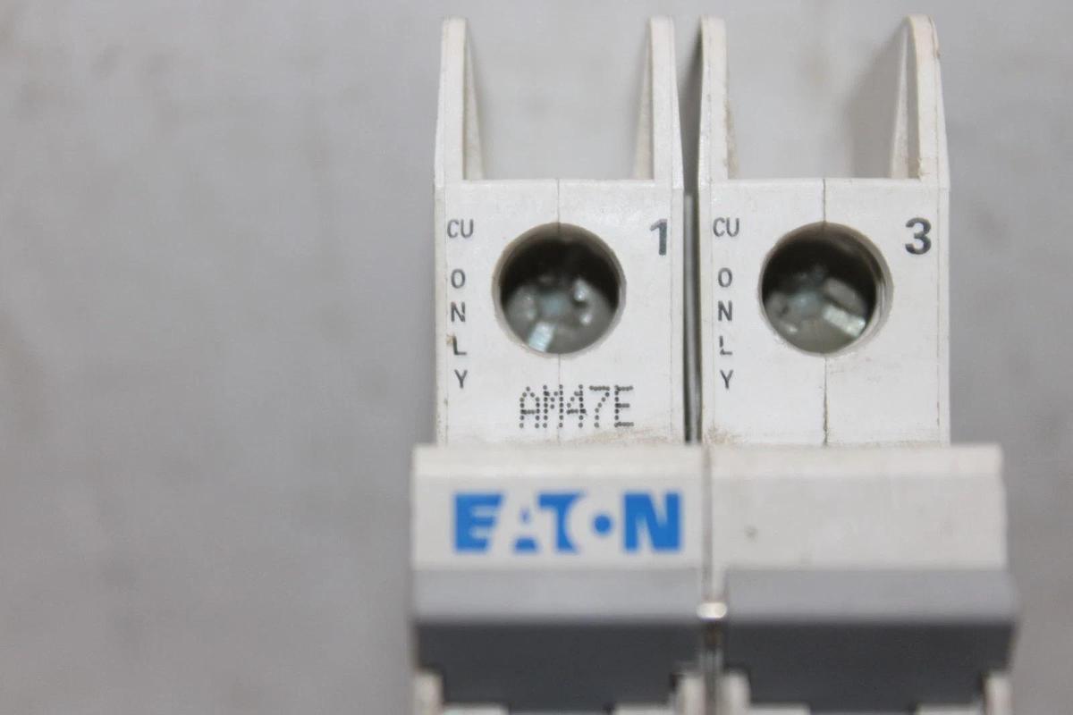 Used EATON CIRCUIT BREAKER WMZT2D03 2-POLE 3 AMP 277/480 VAC AM47E