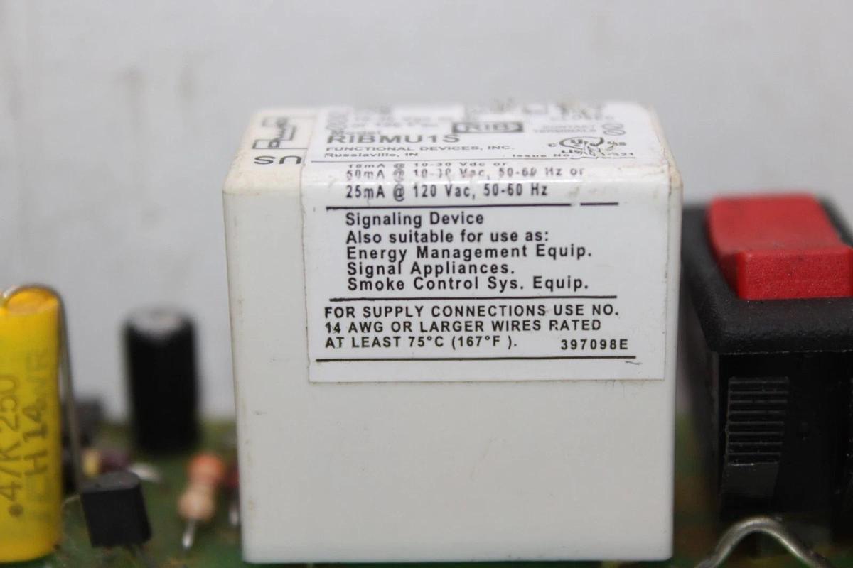 Used FUNCTIONAL DEVICES RELAY CIRCUIT BOARD RIBMU1S 120 VAC 30 VDC