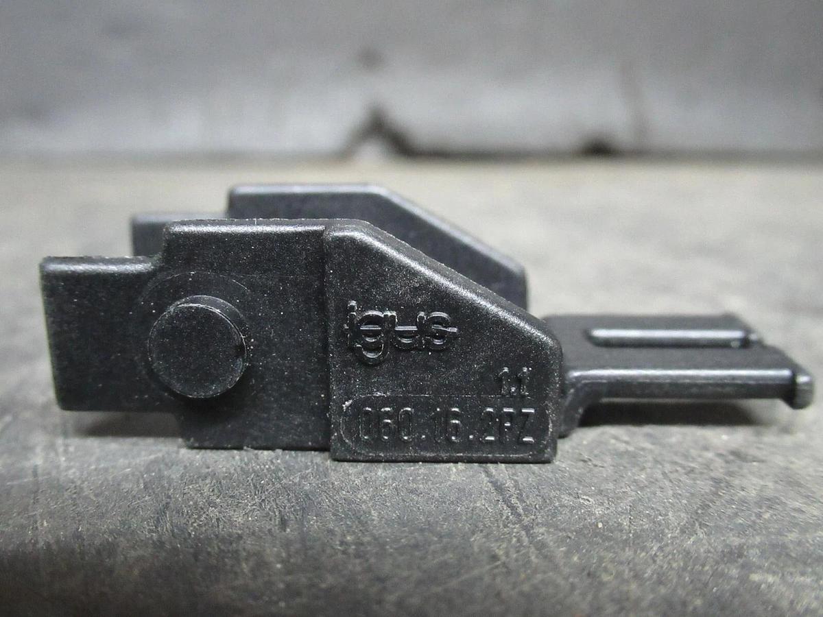 NEW IN BAG IGUS MOUNTING BRACKET ZIPPER 060-16-12PZMC **WARRANTY INCLUDED**