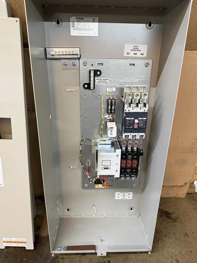 Used GENERAC AUTOMATIC TRANSFER SWITCH RTSW100G3 120/208V 100 AMP 60 HZ **WARRANTY**