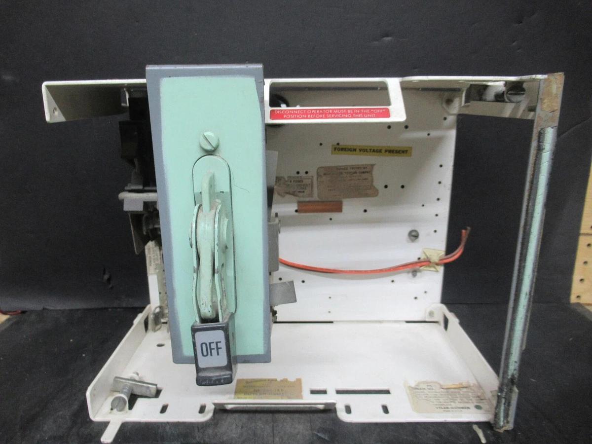 Used CUTLER HAMMER MOTOR CONTROL BUCKET 12" CHASIS 600 V NO BREAKER / STARTER W/ DOOR