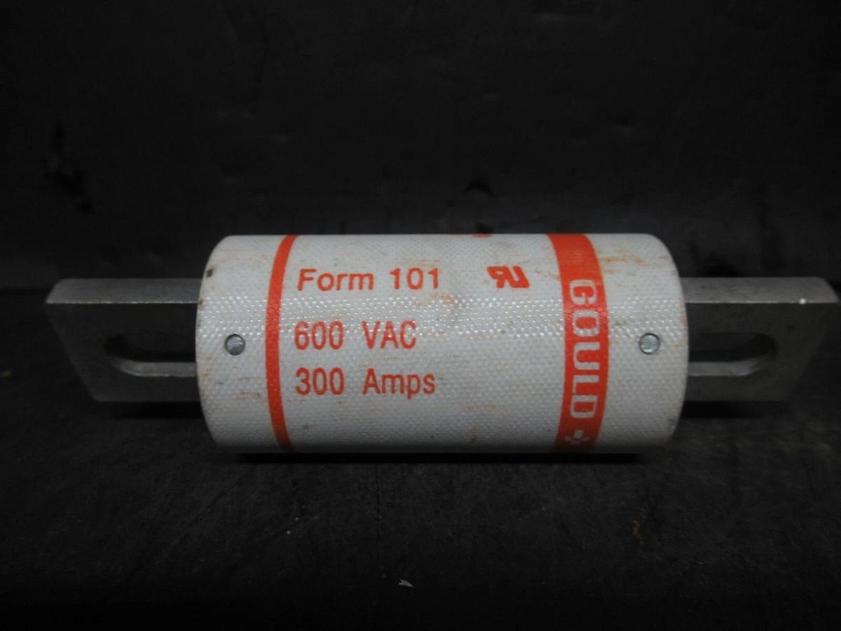 Used GOULD SHAWMUT AMPTRAP FUSE A60X300 TYPE 4 600 VAC 300 AMP FORM 101