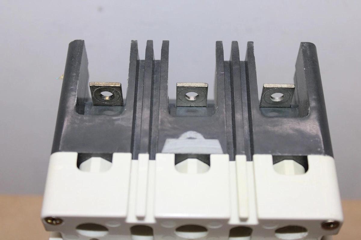 Used CUTLER HAMMER MOLDED CASE SWITCH FD3150K 150 AMP 600 VAC 3-POLE FD-K FRAME