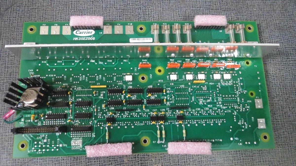 NEW WITH BOX! -- CARRIER INPUT/OUTPUT CIRCUIT CONTROL BOARD # HK35EZ008