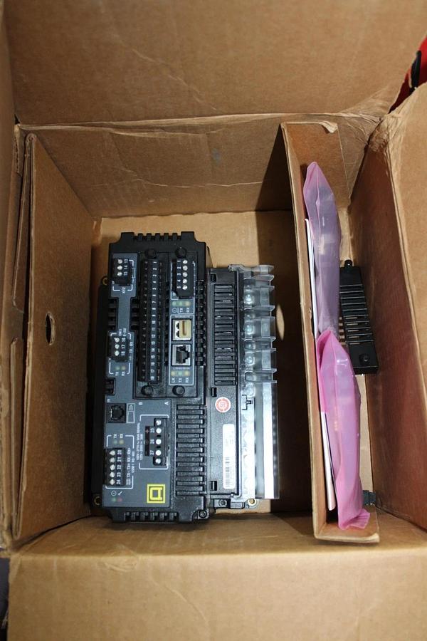 SQUARE D POWERLOGIC CIRCUIT MONITOR CM4000T 277 VAC 50 VA W/ CVMT