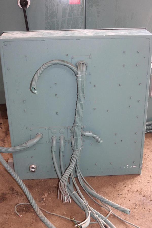 Used YORK CHILLER LIQUID COOLED OPTISPEED DRIVE 371-02526-102 TM-790-K-B12F-46D