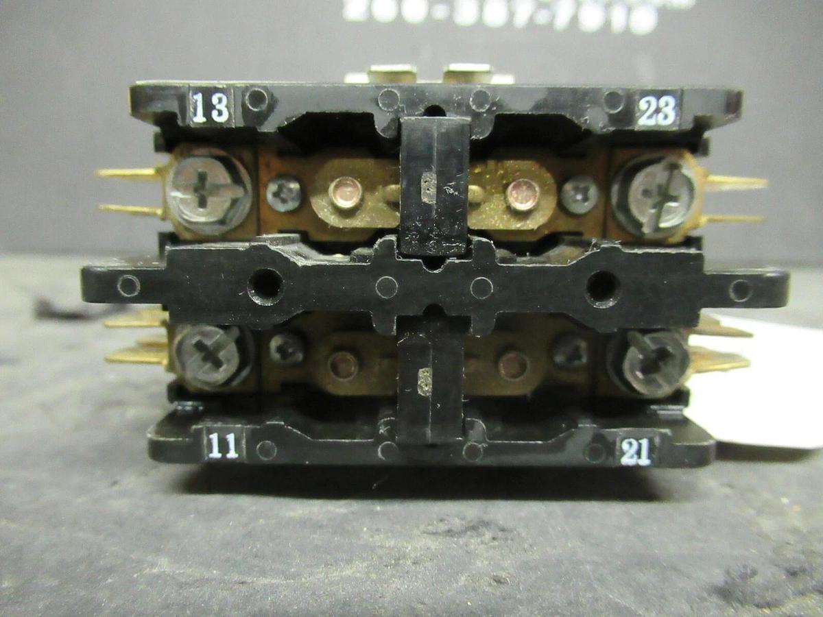 Used PRODUCTS UNLIMITED CONTACTOR 3100-20Q328 20 AMP 600 VAC COIL: 24 VAC 30 AMP/RES