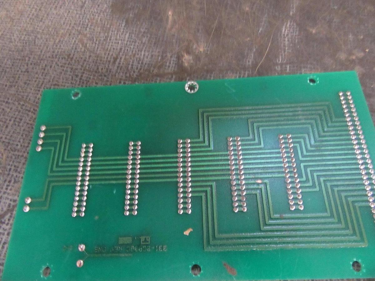 Used YORK CIRCUIT BOARD CARD SLOT 031-00809C000 REV B **WARRANTY INCLUDED**