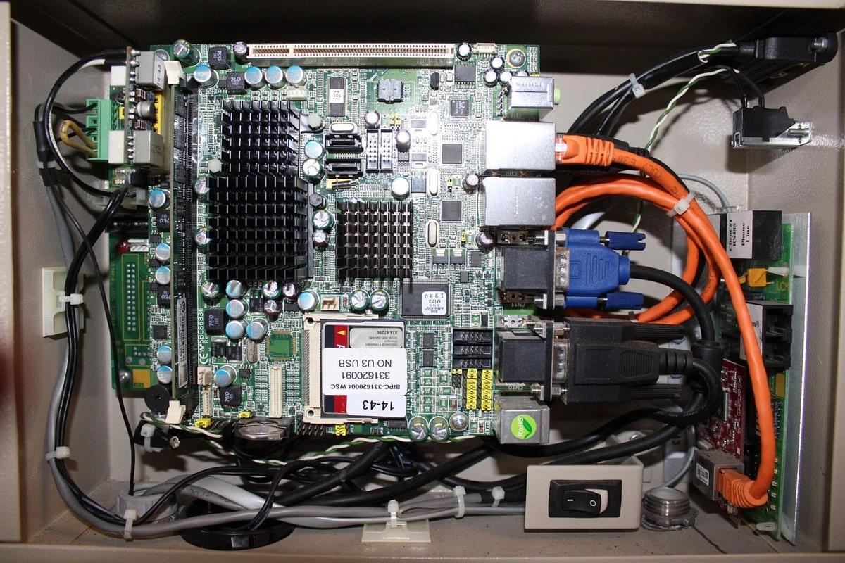 Used MCQUAY RETROFIT CENTRIFUGAL CHILLER CONTROL WSC079-DAA **WARRANTY INCLUDED**