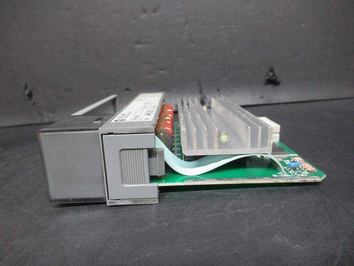 Used ALLEN BRADLEY SLC-500 OUTPUT MODULE 1746-OA8 SER. A 1 AMP 240 VAC C-8730-4251