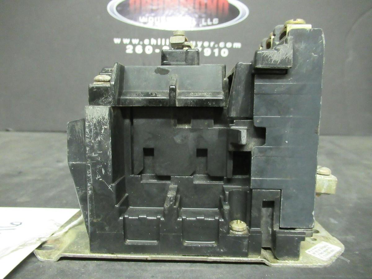 Used ALLEN BRADLEY CONTACTOR 500-A0D93 SER. B 18 AMP 600 VAC 5 HP COIL: 240 V
