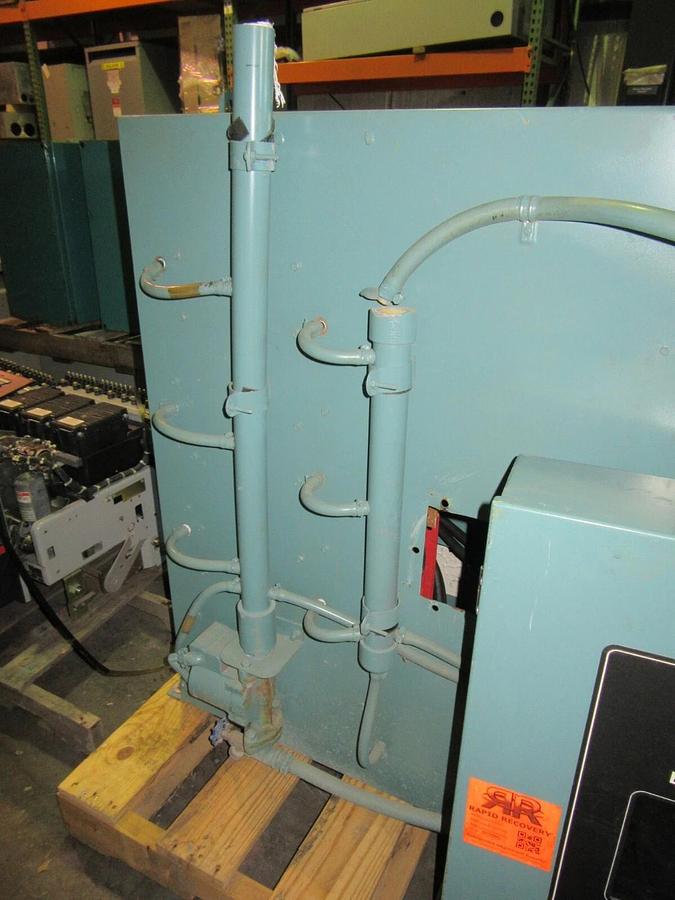 Used YORK / JOHNSON CONTROLS 351 HP VSD 371-017420-103 MO# TM351T B6F-46 390 A DRIVE