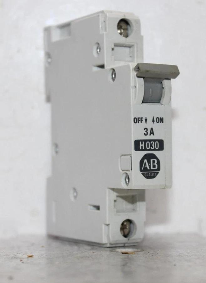Used ALLEN BRADLEY CIRCUIT BREAKER 1492-CB1 SINGLE POLE 3 AMP 277 VAC H030