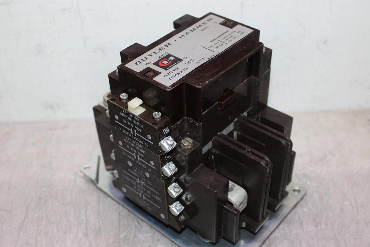 Used CUTLER-HAMMER CONTACTOR C832JN3 NEMA SIZE 3 120 AMP 600 VAC 3-POLE COIL: 120 V