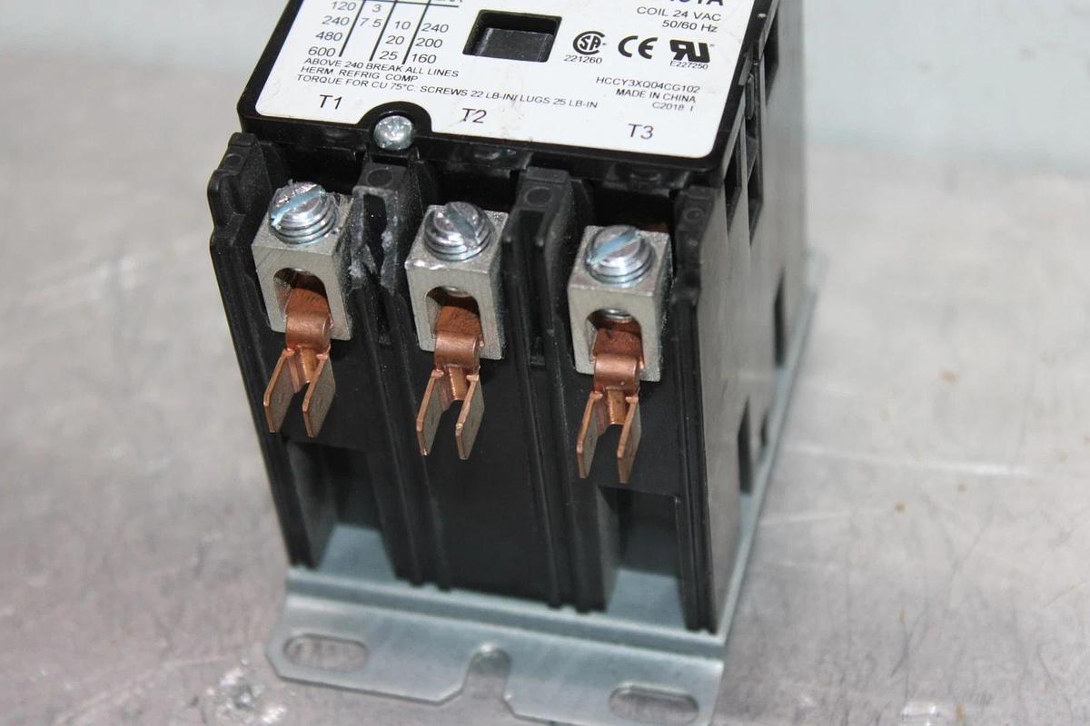 Used TOTALINE CONTACTOR P282-0431A 600 VAC 40 AMP 25 HP 3-POLE COIL: 24 VAC