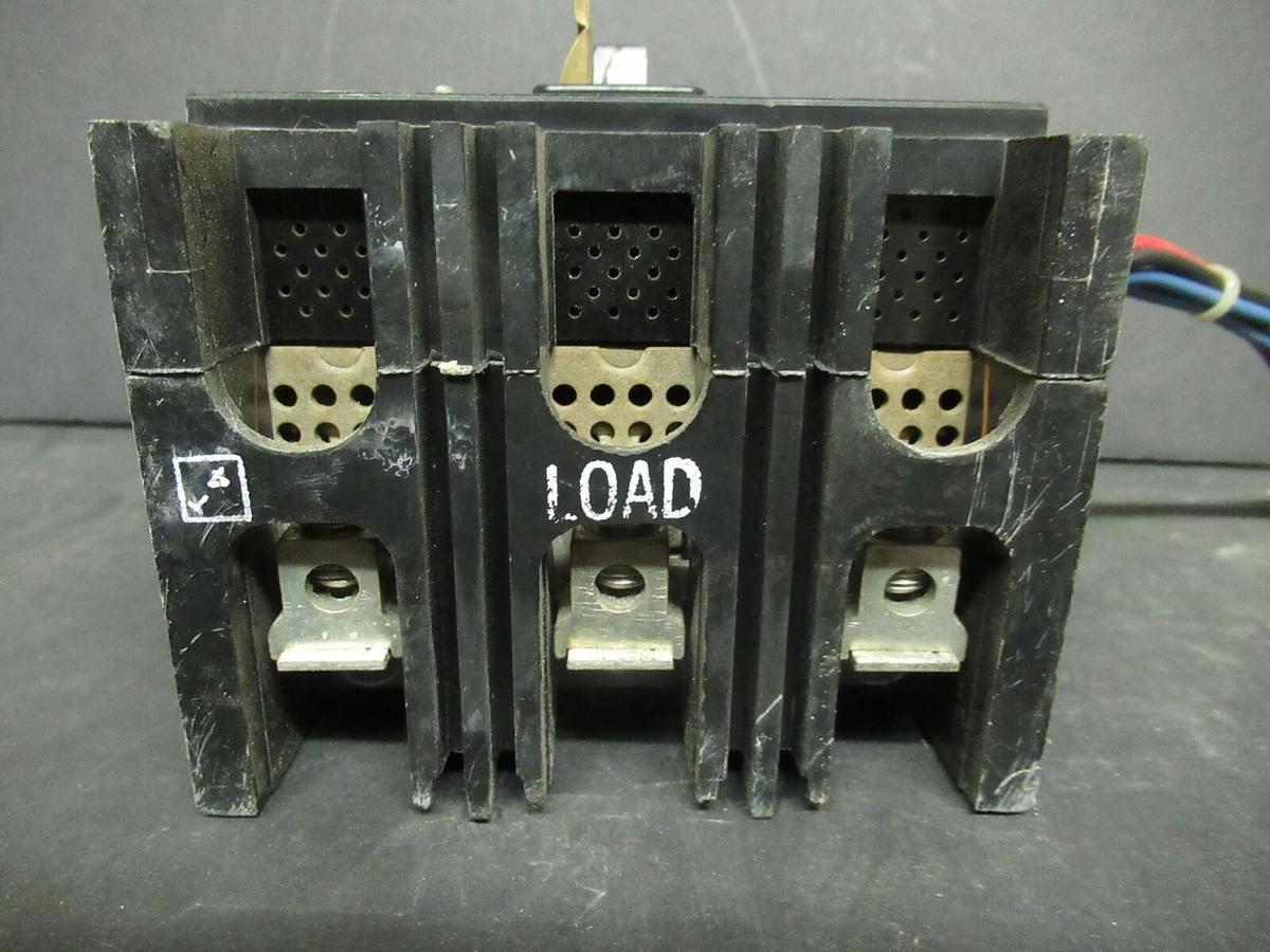 Used 3 AMP WESTINGHOUSE BREAKER MCP0322R 3 POLE 600 VAC W/ TOP & BOTTOM LUGS & AUX