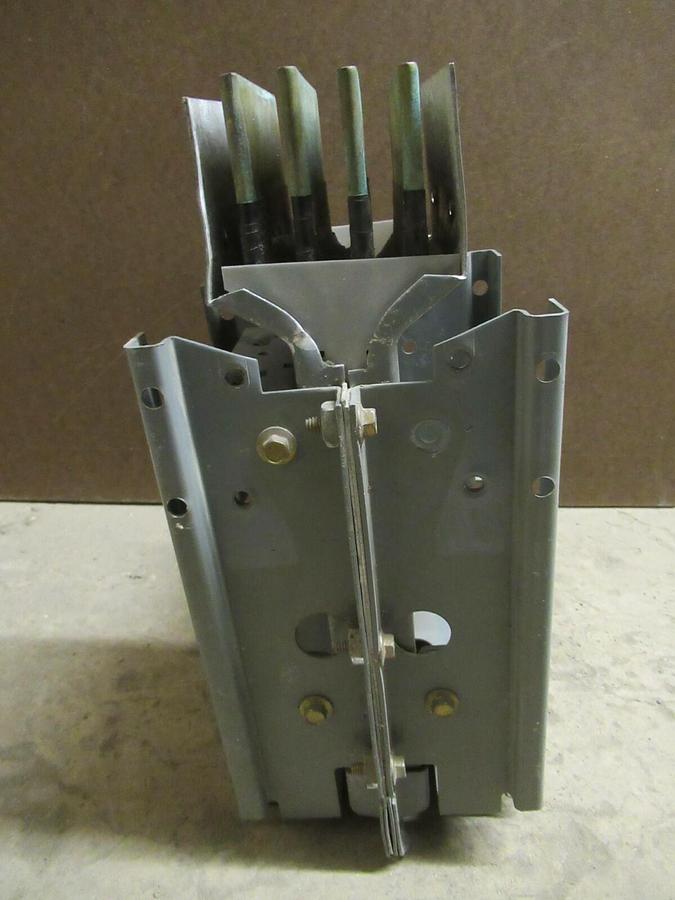 Used 1200 AMP SQUARE D CF2512GLFM12 3 PH 4 W 600 V BUSWAY ELBOW CORNER COPPER I-LINE