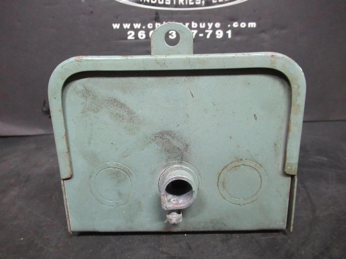 Used ENCLOSED CUTLER HAMMER STARTER FOR AC UNIT 956H7132B HN03AC800 30 AMP 600 VAC