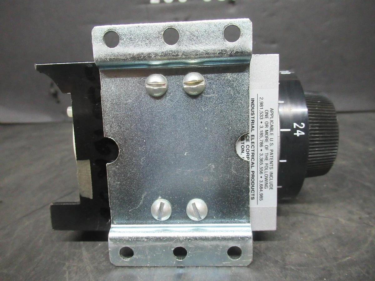 Used AGASTAT TIME DELAY RELAY 3-30 MINUTES 7012NH 48 VDC VOIL 600 VAC 10 AMP