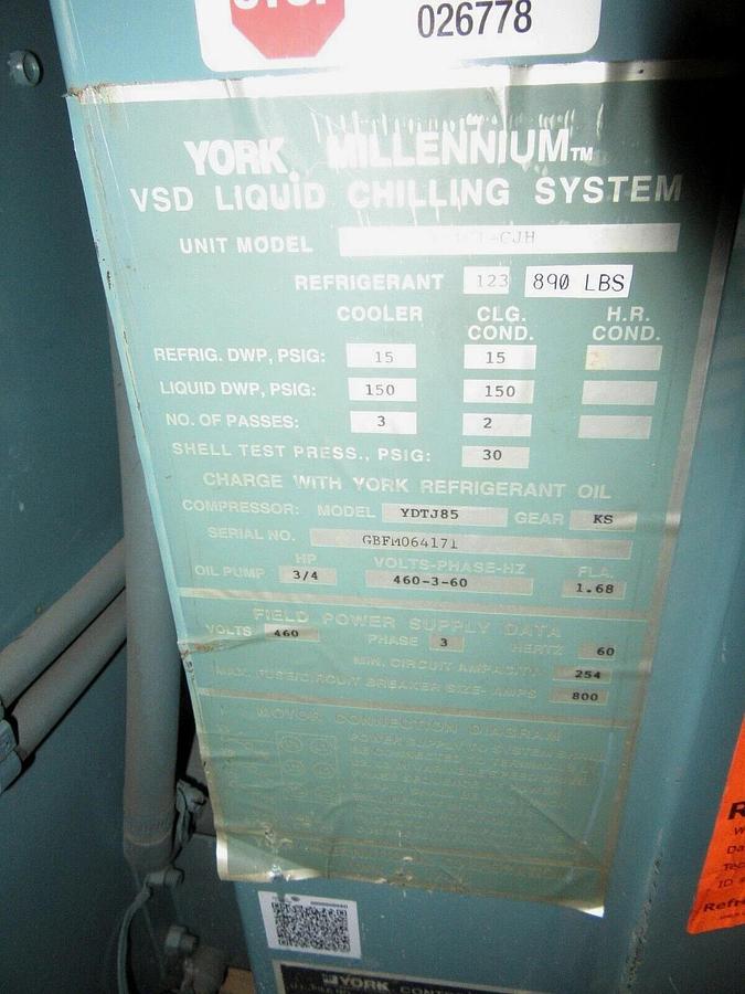 Used YORK / JOHNSON CONTROLS 351 HP VSD 371-017420-103 MO# TM351T B6F-46 390 A DRIVE