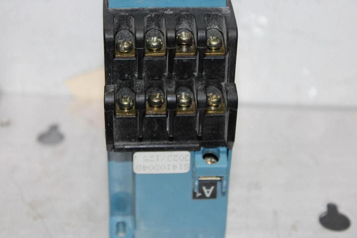 Used KRAUS & NAIMER CONTACTOR S14 103023 16 AMP 600 VAC 3-PHASE 5 HP COIL: 48VDC