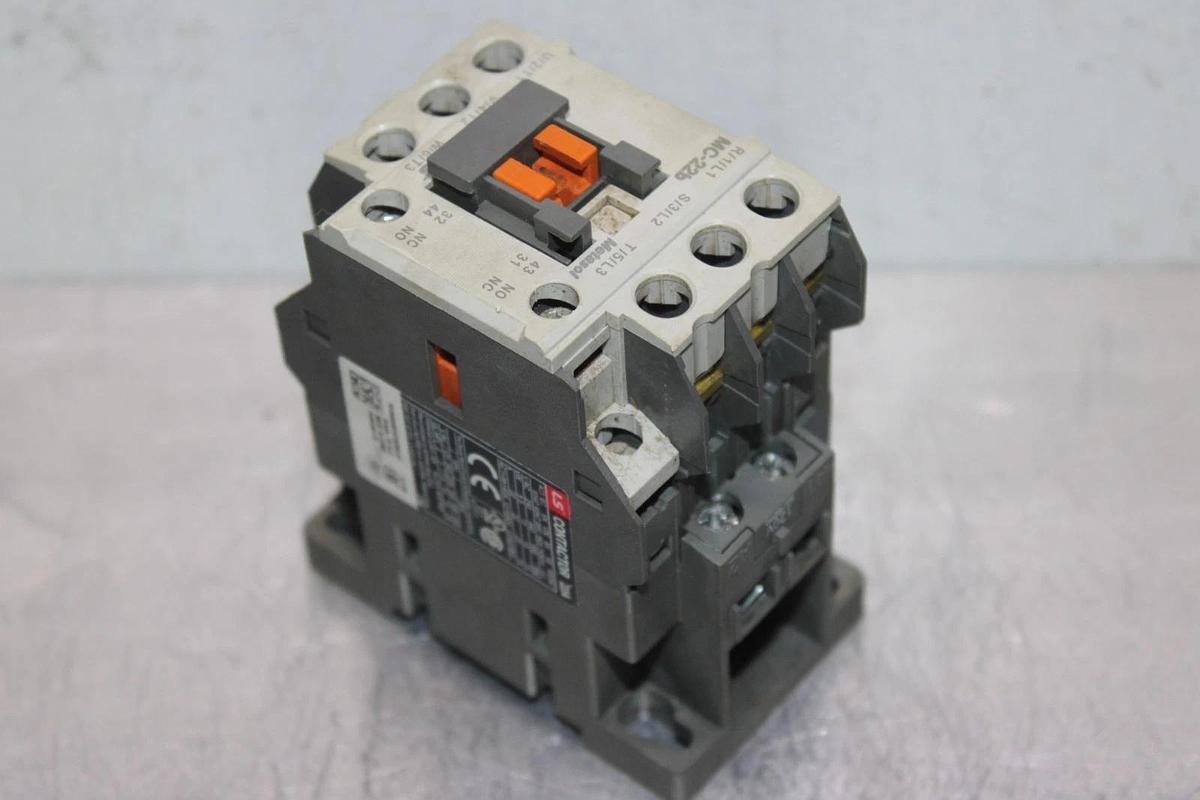 Used LS METASOL CONTACTOR MC-22B 600 VAC 40 AMP 3-POLE 20 HP COIL: 120 V