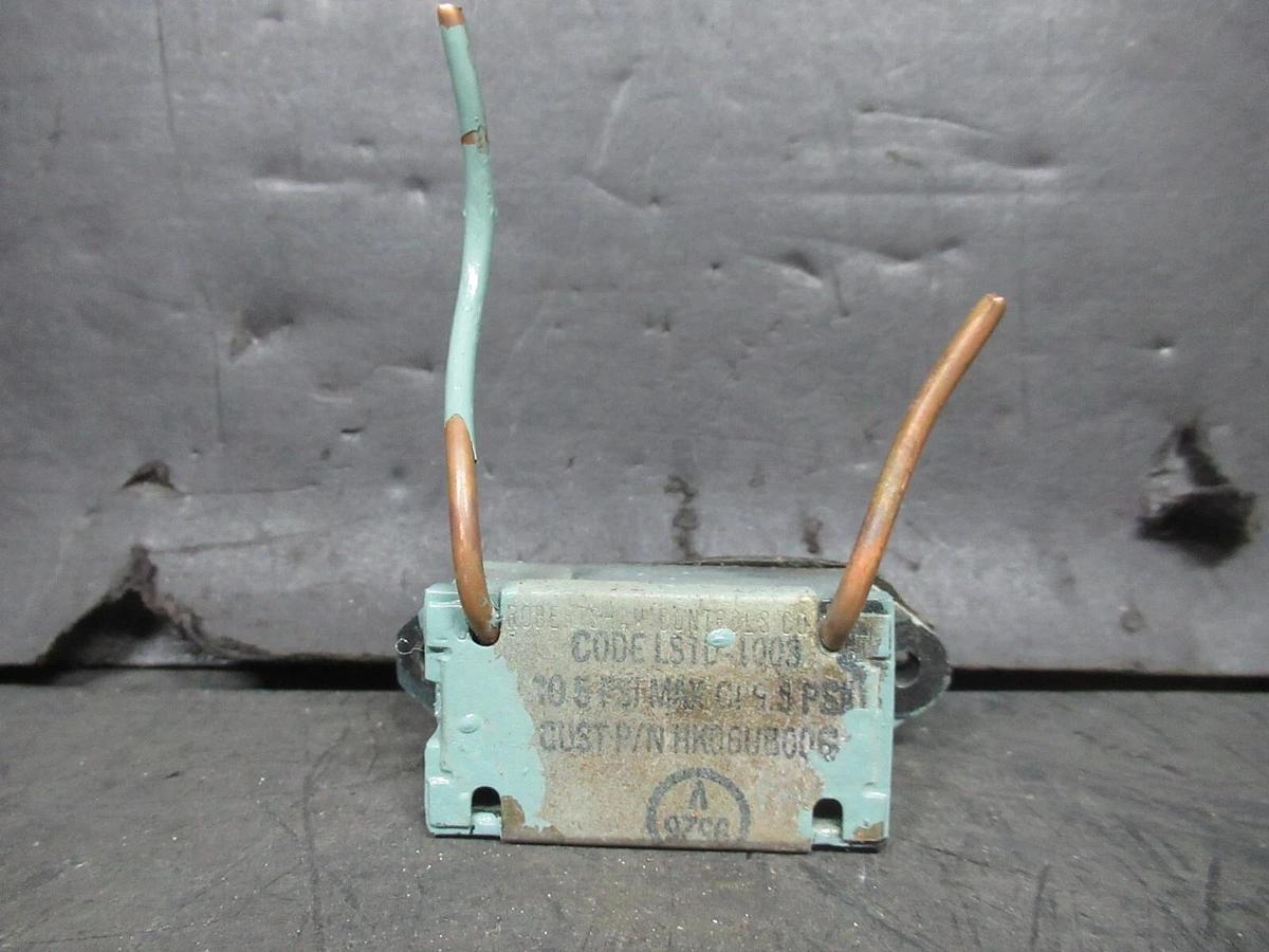 Used ROBERTSHAW / CARRIER OIL PRESSURE SWITCH LS10-1003 / HK06UB006 5 PSI