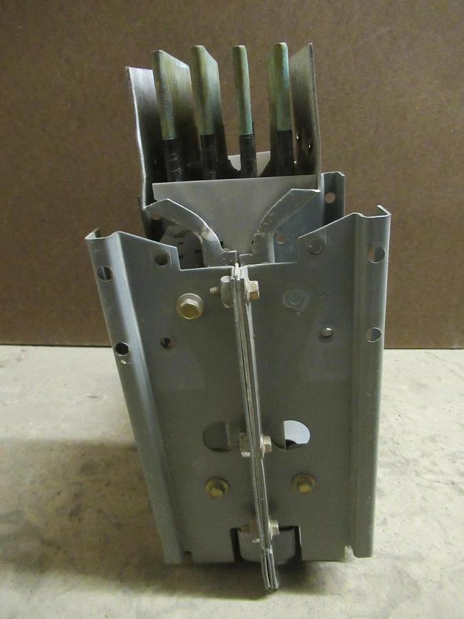 Used 1200 AMP SQUARE D CF2512GLFM12 3 PH 4 W 600 V BUSWAY ELBOW CORNER COPPER I-LINE