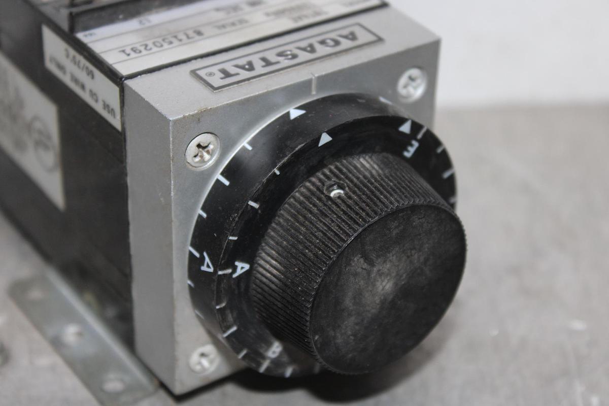 Used AGASTAT TIME DELAY RELAY 7012AH 120 VOLT 3-30 MINUTE DELAY