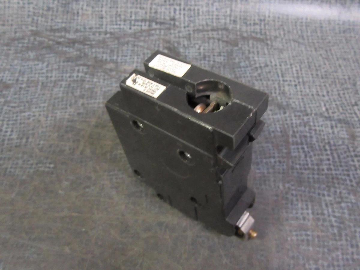 Used SQUARE D CIRCUIT BREAKER EHB14020 SINGLE POLE 20 AMP 277 VAC **WARRANTY**