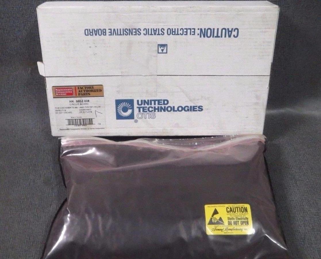 NEW WITH BOX! -- CARRIER INPUT/OUTPUT CIRCUIT CONTROL BOARD # HK35EZ008